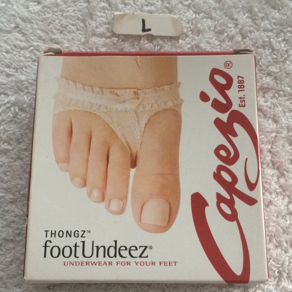 Thongz footUndeez sz L nib Capezio